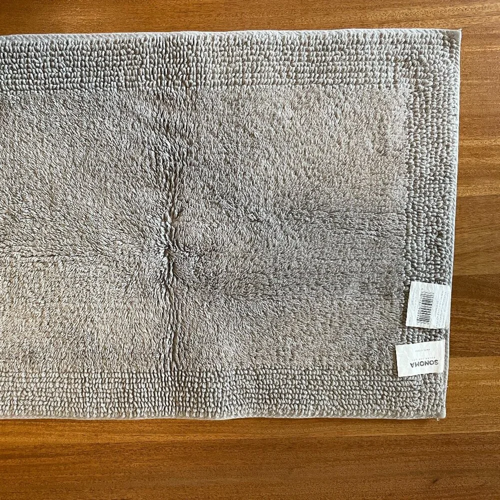 Like-new gray Sonoma bath mat, reversible shower floor rug